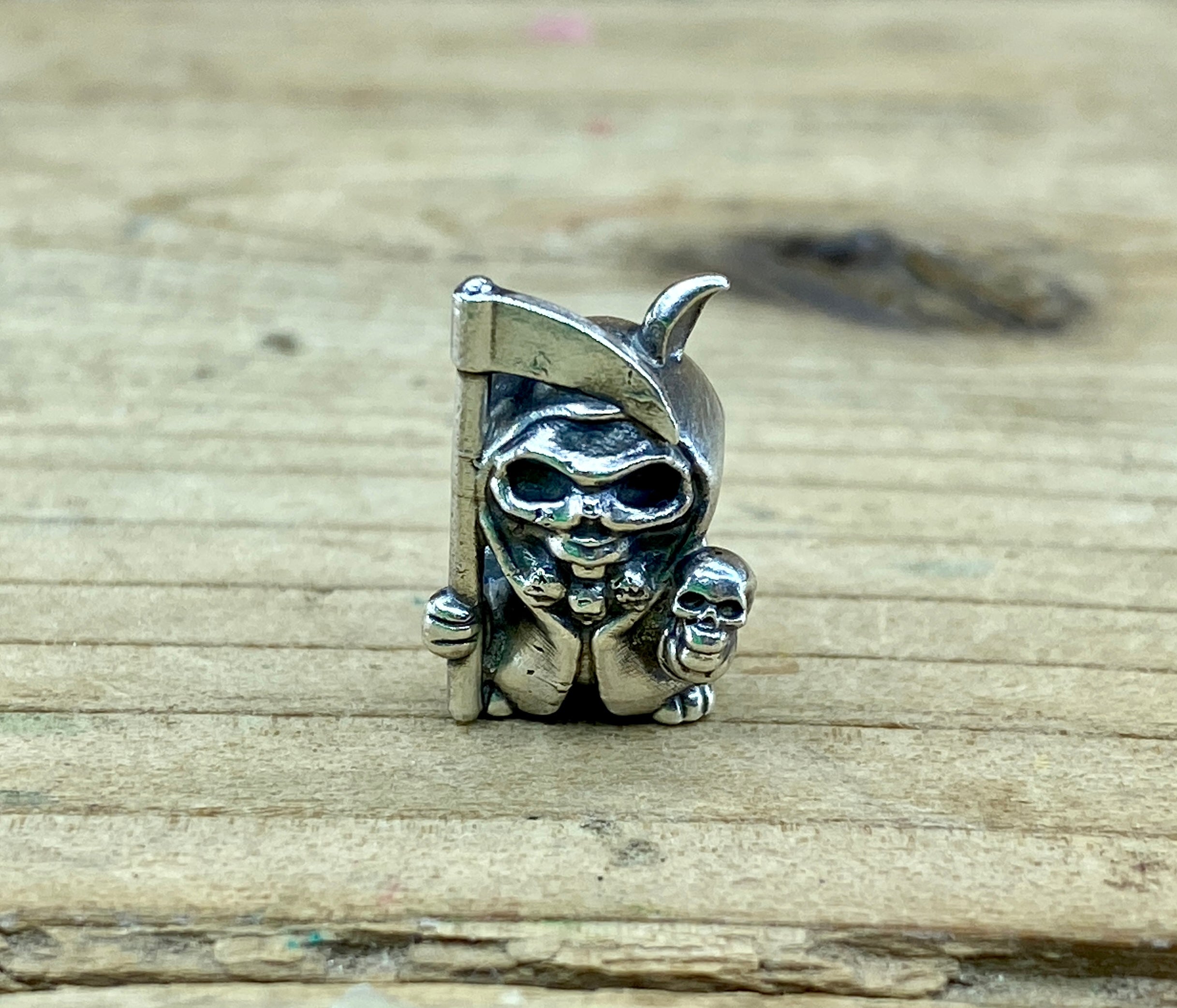 Large Skull Bunny 2112191111