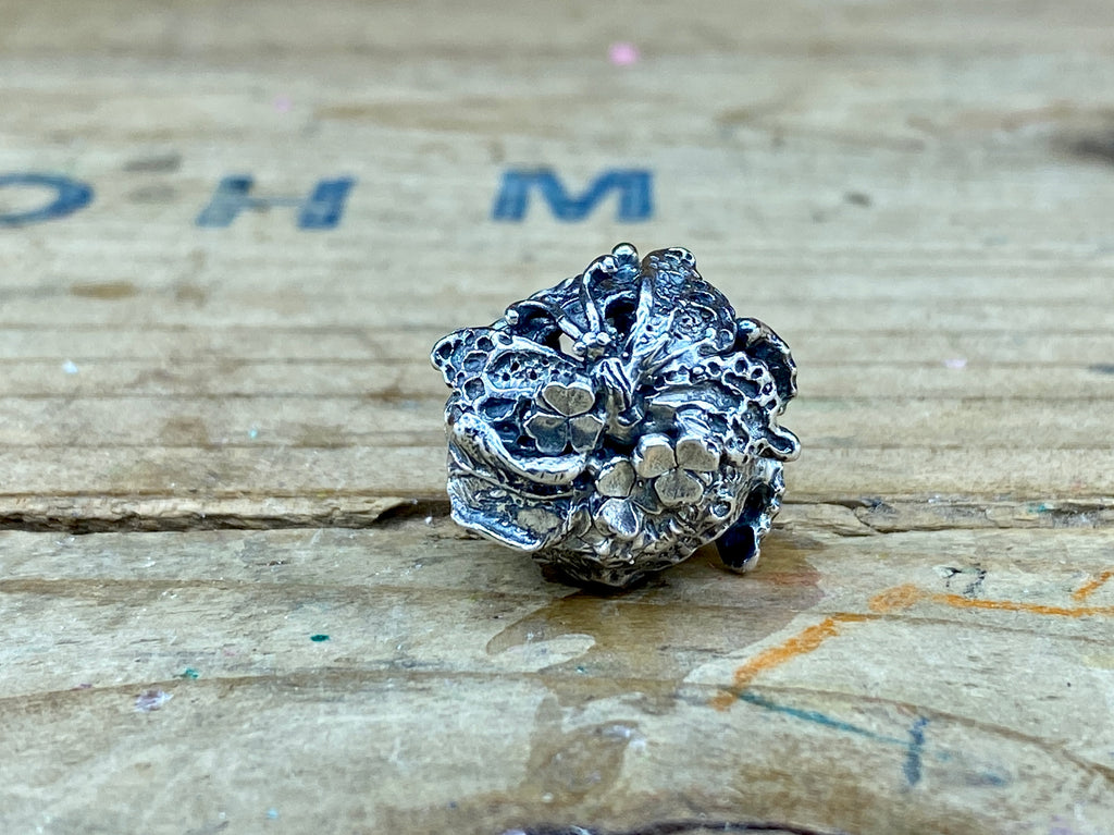 Lucky Butterfly Moon 22030111124