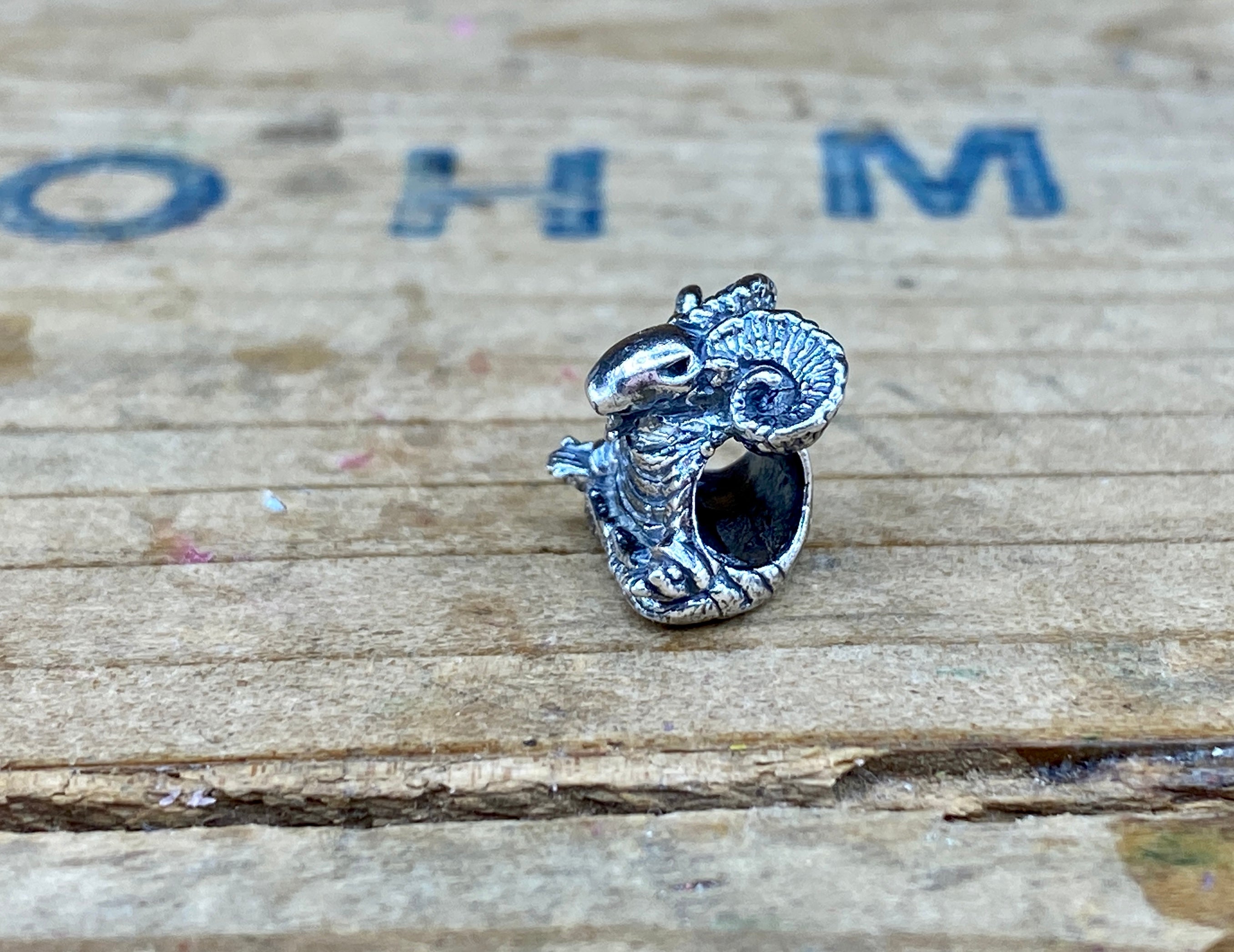 Peaceful Ram 22030171403