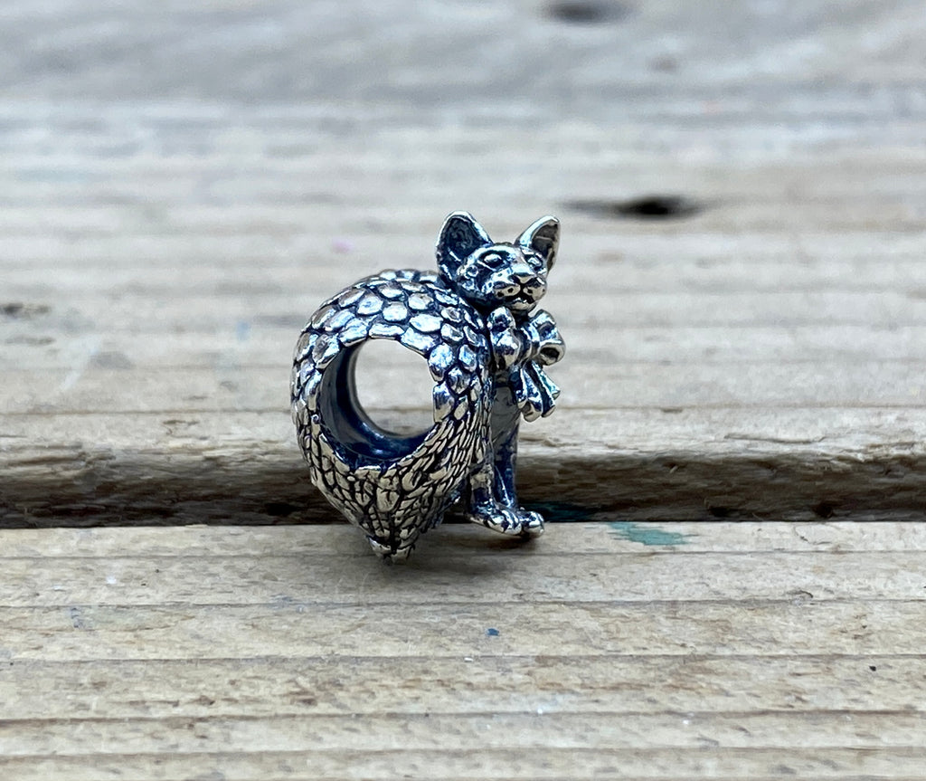 Kitty Love 22052623257